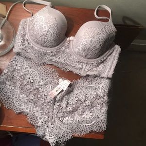 Body by Victoria Long Line Demi & Lacie Boyshort